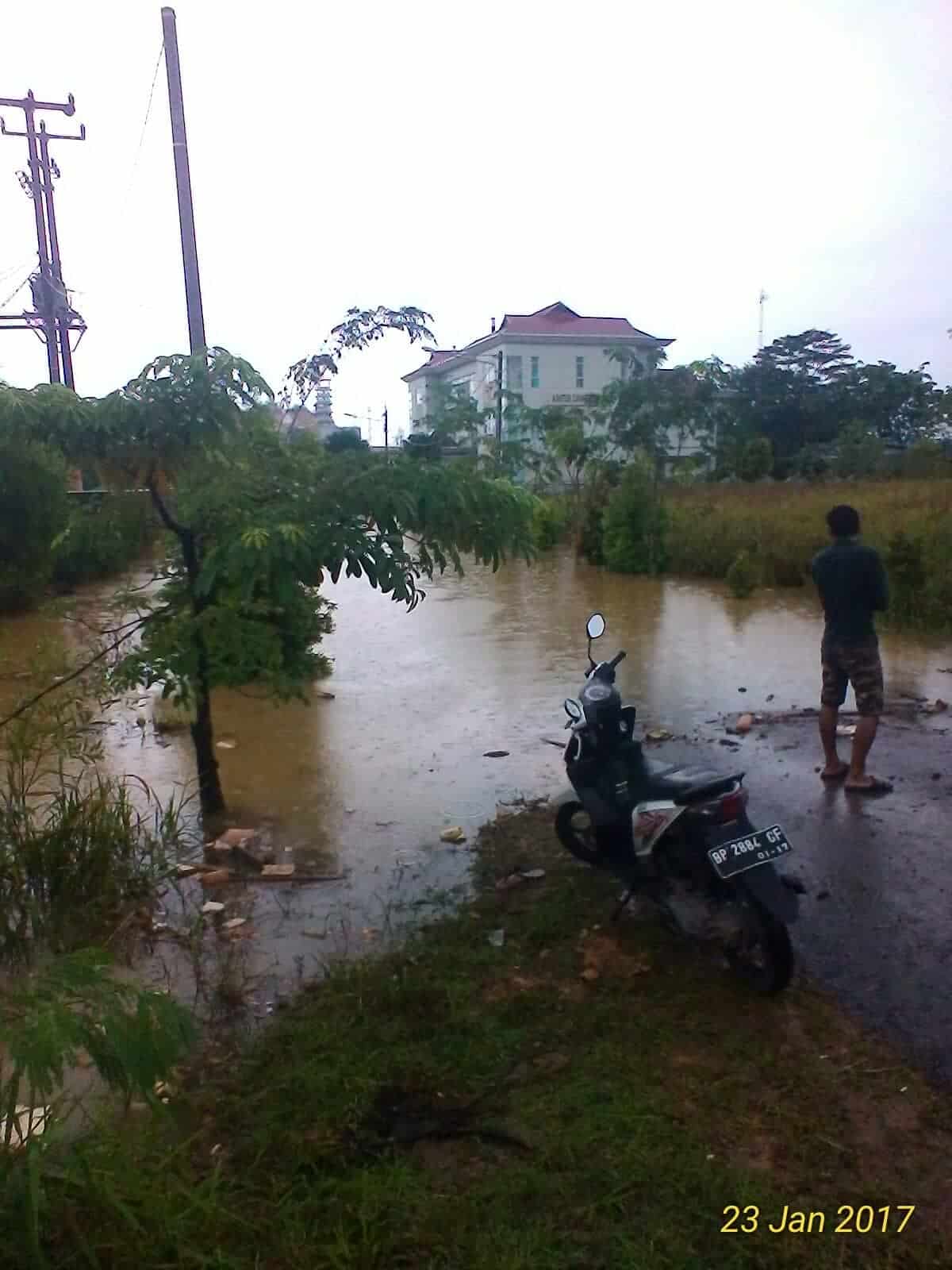 Kantor Camat Nongsa Langganan Banjir