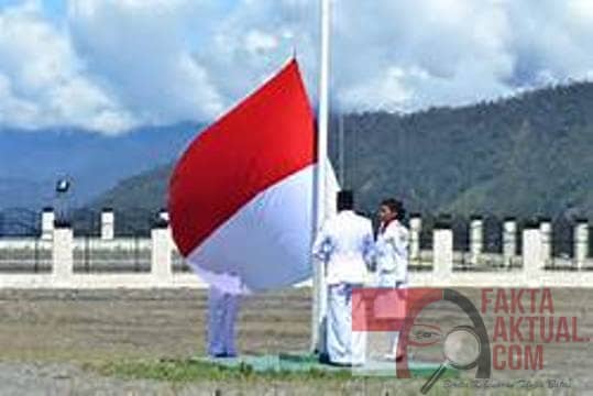 Pengibaran Sang Saka Bendera Merah Putih Indonesia