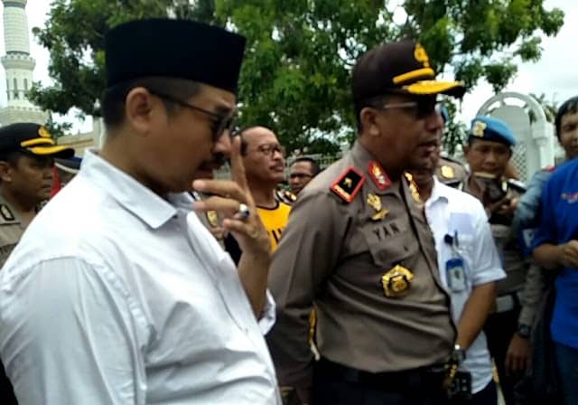 Photo, Ketua DPRD Batam bersama Wakapolda saat Aksi Buruh di Hari May Day.