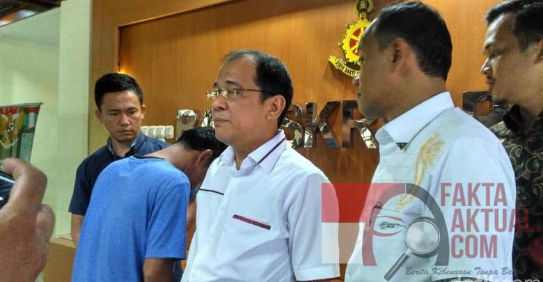 Pemred “Publiknews” Ditangkap Paksa Polisi Karena Berita Hoax