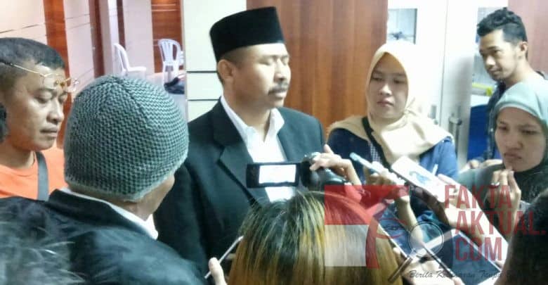 Photo of Ketua DPRD Batam Minta Supaya Izin Transportasi Berbasis Online Segera Mengurus Izinnya Dari Pemprov Kepri