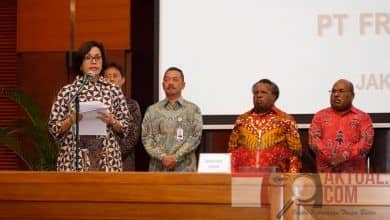 Photo of Menteri Bersama Pemerintah Daerah Papua Tanda Tangan Soal Saham Dengan Freeport