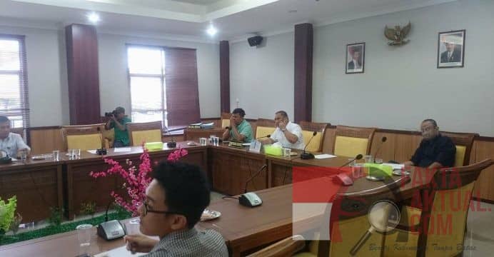 Photo, RDP Komisi III DPRD Kota Batam yang tidak dihadiri oleh DLH.
