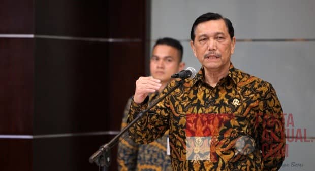 Luhut Berang Pada Amien Rais Atas Pernyataannya Sebut Pembagian Sertifikat oleh Jokowi sebagai Pengibulan