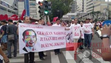 Aplikasi Jutaan KTP Dukung Jokowi, Relawan Bagikan Kaos