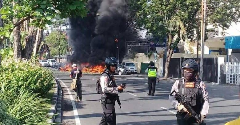 Pelaku Peluk Satpam dan Meledak, Saksi Bom GKI Surabaya