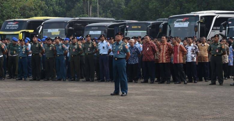 Mabes TNI Berangkatkan 692 Pemudik Bareng Tahun 2018