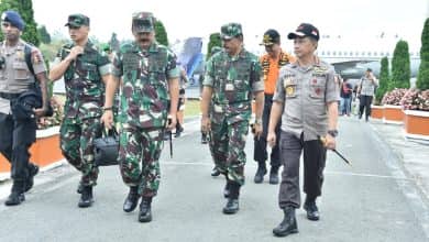 Panglima TNI Bersama Kapolri Kunjungi Danau Toba