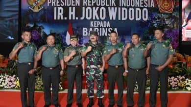 Photo of Panglima TNI Berikan Penghargaan kepada Lima Babinsa Berprestasi