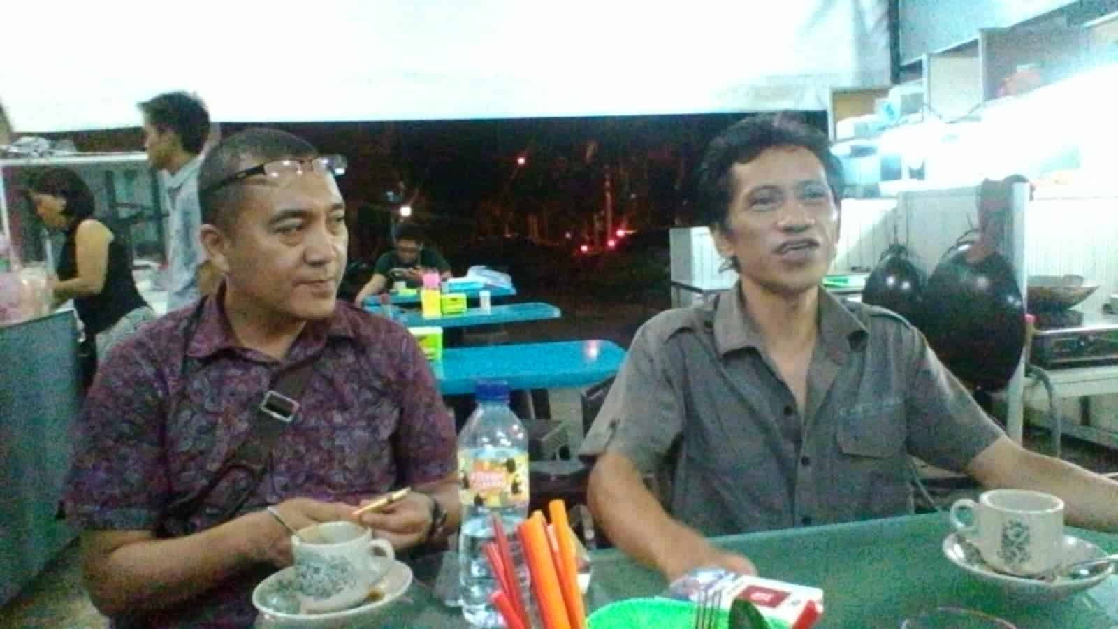 Photo Rahman senyor mantan petugas KPU kota Batam bersama Darwin Bacaleg dapil III