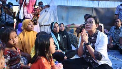 Ada Apa? Menteri Keuangan RI Ada Ditengah-Tengah Pengungsi Di Lombok