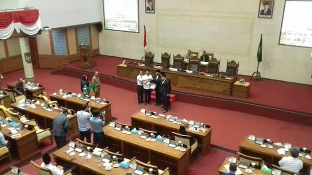 Rudi Sampaikan Defisit Anggaran Saat Rapat Paripurna I Di DPRD Kota Batam