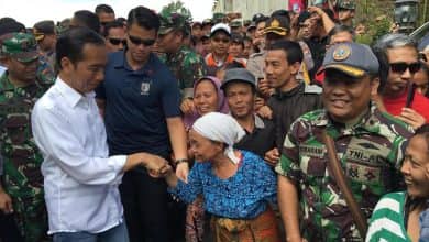 Photo of Jokowi Turun Langsung, Pastikan Penanganan Pascabencana Tsunami Berjalan Baik