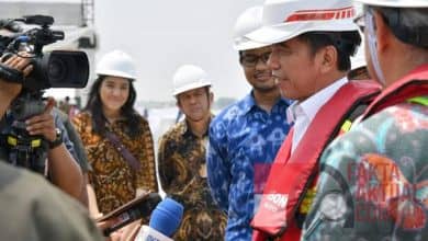 Photo of Presiden Ajak Dua Orang Staf Khusus Dalam Kunjungan Kerja