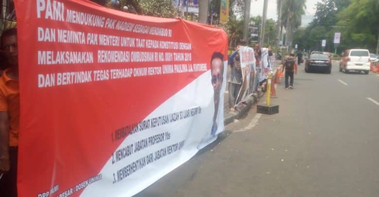 PAMI Kembali Demo Tuntut Gelar Doktor Rektor UNIMA Dicabut