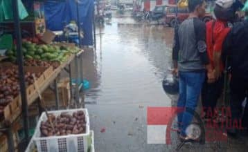 Photo of Banjir Tiba Dipasar Basah, Disperindag Batam Sembunyi
