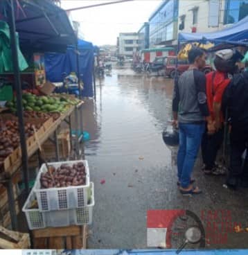 Banjir Tiba Dipasar Basah, Disperindag Batam Sembunyi