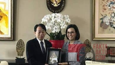 Photo of Kunjungan Presiden ADB Pertama Ke Indonesia Disambut Menkeu
