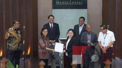 Photo of Menkeu RI, Serahkan RUU Penetapan Perppu Kepada Ketua DPR-RI