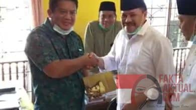 Pulau Penyengat, Berikan Hadiah Sebuah Buku Kepada Lukita Pulau Penyengat, Berikan Hadiah Sebuah Buku Kepada Lukita