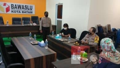 Photo of Kapolresta Barelang Terjun Lansung Cek Anggota di KPU Dan Bawaslu