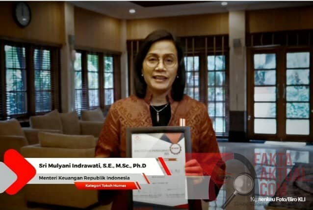 Sri Mulyani Raih Penghargaan Sebagai Tokoh Humas Indoneaia