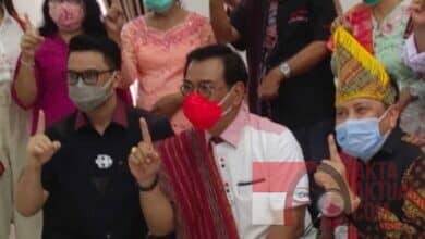 Evendy Huta Julu: Bapak Hasibuan Sematkan Ulos Batak, Pertanda Menang