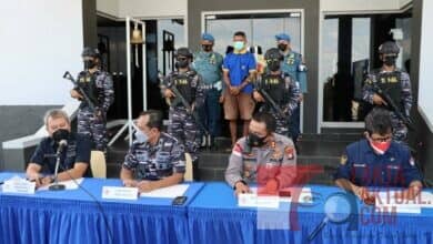 WAKAPOLRESTA  BARELANG HADIRI KONFERENSI PERS SATGAS JALAYUDHA-22 LANAL BATAM BERHASIL GAGALKAN UPAYA PENGIRIMAN PMI ILEGAL TUJUAN MALAYSIA