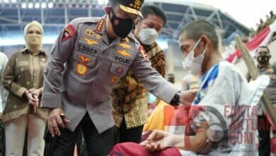 Photo of Tinjau Vaksinasi Se-Indonesia, Kapolri Dorong Percepatan Target Dosis Dua dan Booster