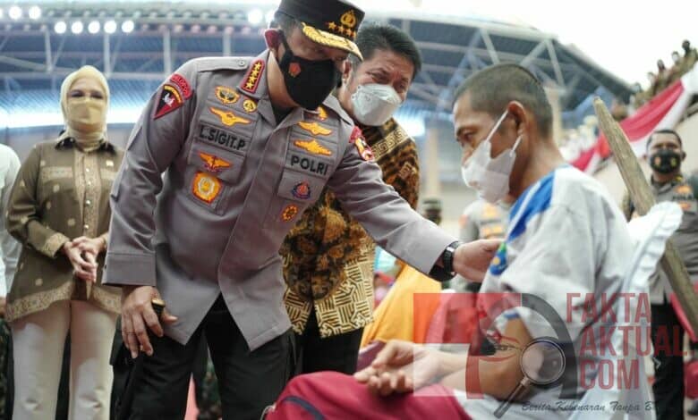 Photo of Tinjau Vaksinasi Se-Indonesia, Kapolri Dorong Percepatan Target Dosis Dua dan Booster