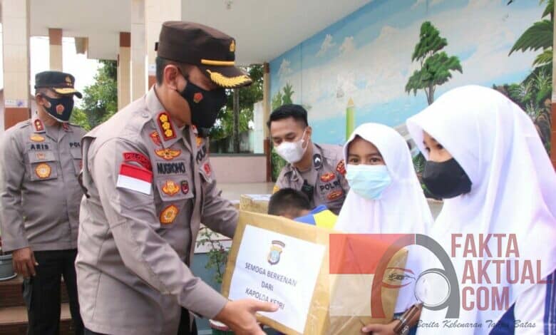 Photo of Kapolresta Barelang Dampingi Kapolda Kepri, Tinjau Vaksinasi Anak Dikecamatan Sagulung