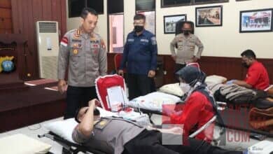 Jelang Hari Bhayangkara, Anggota Polresta Barelang Lakukan Donor Darah