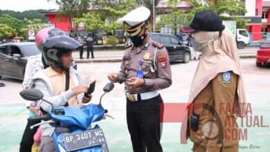 Satlantas Polresta Barelang Bersama Dispenda Batam Laksanakan Razia Gabungan Pajak Kendaraan Satlantas Polresta Barelang Bersama Dispenda Batam Laksanakan Razia Gabungan Pajak Kendaraan