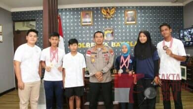 Kapolresta Barelang Terima Kunjungan Atlet Tenis Junior, Juarai Turnamen Nasional Tenis Junior Walikota Pariaman Kapolresta Barelang Terima Kunjungan Atlet Tenis Junior, Juarai Turnamen Nasional Tenis Junior Walikota Pariaman