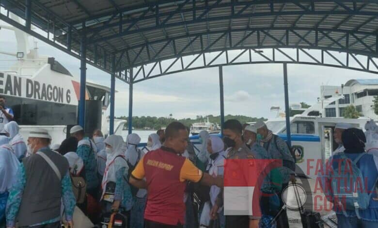 Polsek Kawasan Pelabuhan Batam Lakukan Pengamanan kedatangan Jamaah Haji Asal Kota Tanjung Pinang
