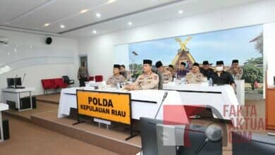 Kapolda Kepri Ikuti Vicon Dengan Kapolri, Rangka Penganugerahan Juara MTQ Anggota Polri Kapolda Kepri Ikuti Vicon Dengan Kapolri, Rangka Penganugerahan Juara MTQ Anggota Polri