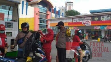 Polsek Lubuk Baja Laksanakan Monitoring Harga BBM dibeberapa SPBU Sembari Himbauan Kamtibmas