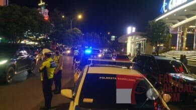 Photo of Antisipasi Gangguan Kamtibmas Kota Batam, Sat Samapta Patroli Di Titik Rawan Kejahatan Malam Hari
