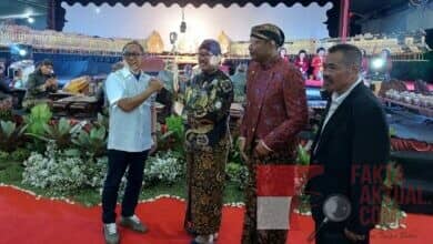 Dr. Yanto Pejabat MA Jadi Dalang di Festival Mie Bakso Dr. Yanto Pejabat MA Jadi Dalang di Festival Mie Bakso