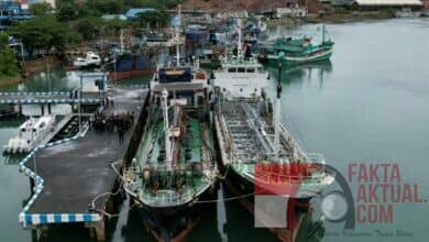Photo of Lewat Operasi Laut Terpadu Jaring Sriwijaya, Bea Cukai Tangkap Kapal Pengangkut BBM Ilegal