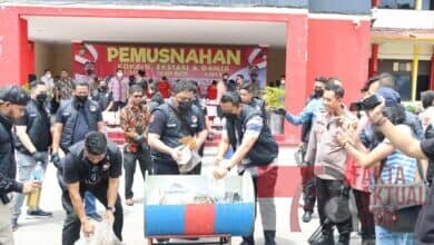 Kapolresta Barelang Musnahkan Narkotika Jenis Kokain, Ganja dan Esktasi Kapolresta Barelang Musnahkan Narkotika Jenis Kokain, Ganja dan Esktasi