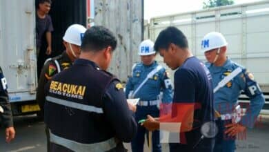 Photo of Bea Cukai Batam Kembali Gelar Operasi Bersama Penertiban di Pelabuhan Telaga Punggur