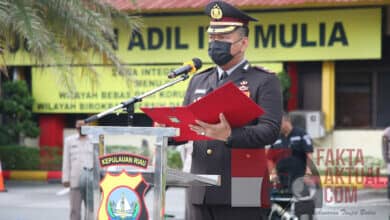 Polresta Barelang Gelar Upacara 10 November Peringatan Hari Pahlawan ke-77 Polresta Barelang Gelar Upacara 10 November Peringatan Hari Pahlawan ke-77