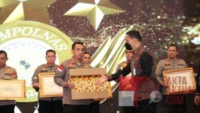 Photo of Kapolresta Barelang Terima Penghargaan Kompolnas Awards 2022 di Auditorium PTIK, Jakarta