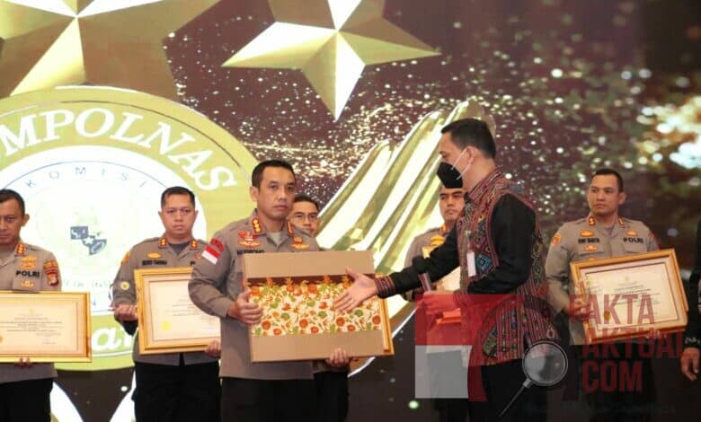 Kapolresta Barelang Terima Penghargaan Kompolnas Awards 2022 di Auditorium PTIK, Jakarta