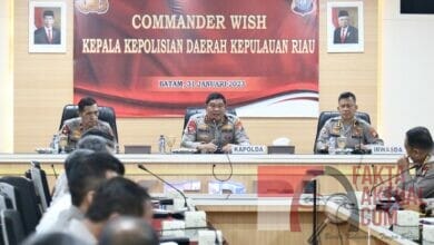 Photo of Commander Wish Kapolda Kepri Irjen Pol. Drs Tabana Bangun, M.Si