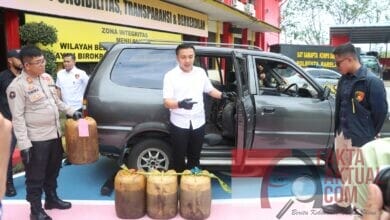 Photo of Kasat Reskrim Polresta Barelang Ungkap Pelaku Penyalahgunaan BBM Solar Subsidi