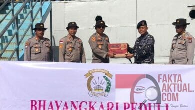 Bantuan Bencana Longsor  Dari Kapolri Dan Ketua Umum Bhayangkari Sampai di Serasan