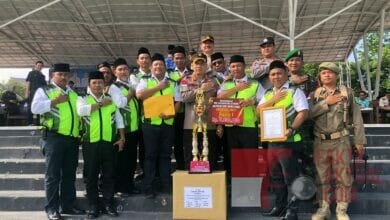 Kapolresta Barelang Berikan Penghargaan dan Piala Bergilir Kepada Pemenang Perlombaan Penilaian Pos Siskamling Se-Kota Batam