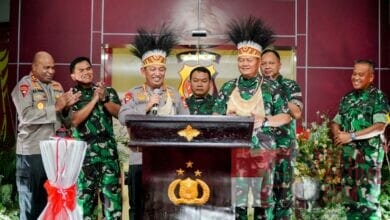 Ratas Bareng Presiden, Kapolri Tegaskan TNI-Polri Kawal Seluruh Kebijakan di Papua 